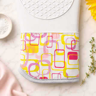 Retro Bake heat resistant 550°F silicone oven mitt surface detail with cotton cuff